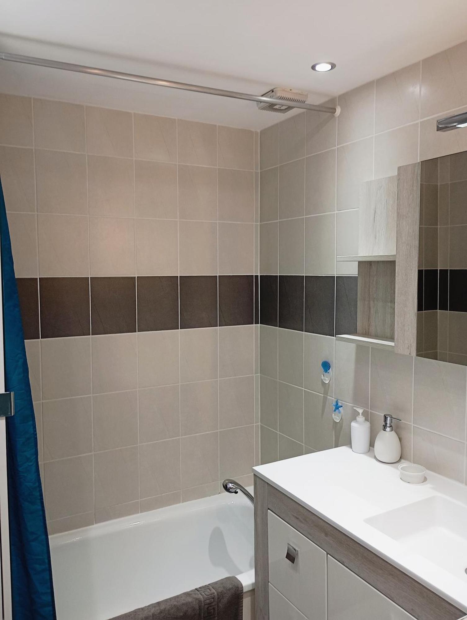 Grand Appartement Proche Port Et Plages, 6 A 8 Pers, 3 Chambres, Climatise Agde Zewnętrze zdjęcie