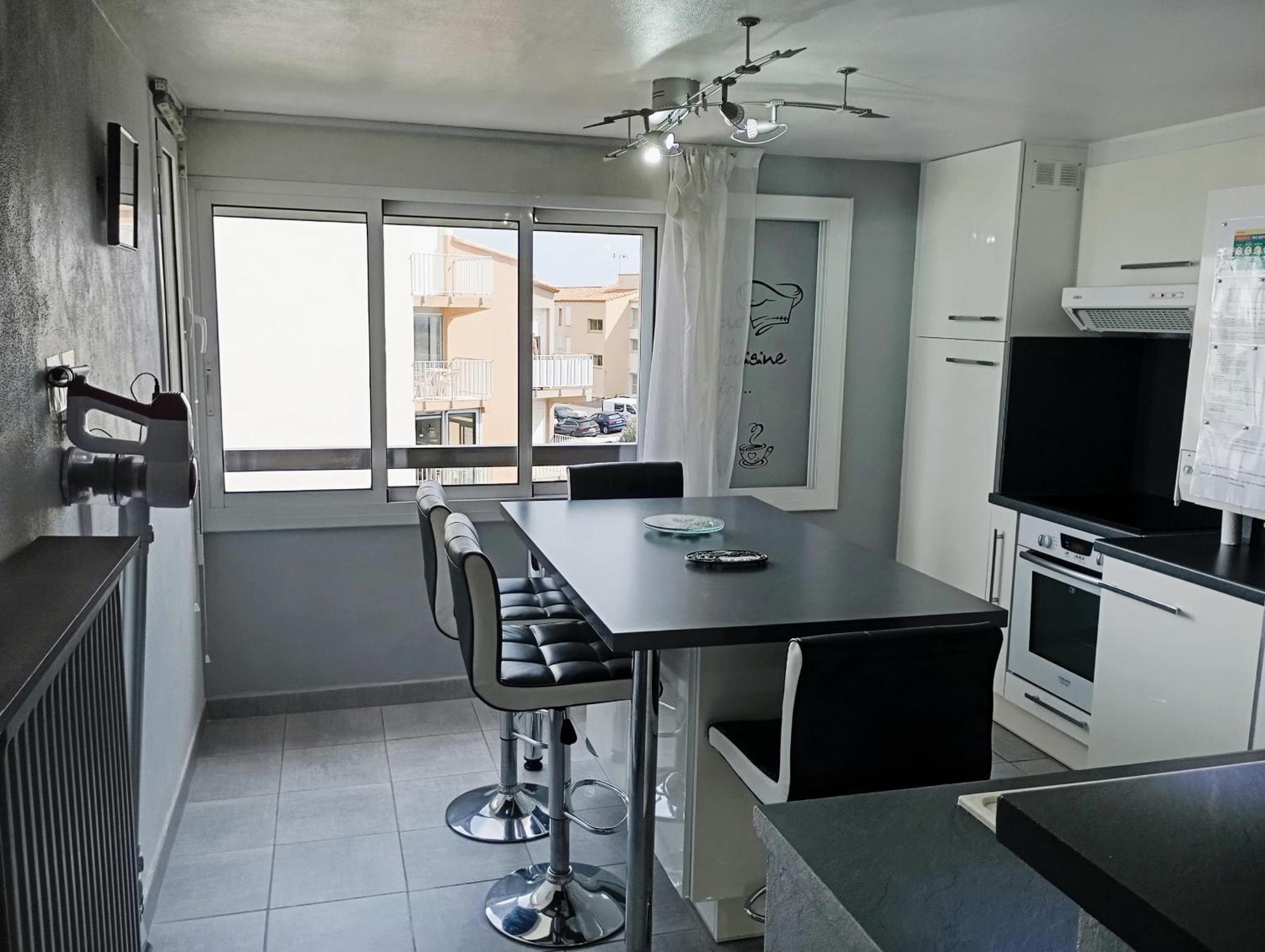 Grand Appartement Proche Port Et Plages, 6 A 8 Pers, 3 Chambres, Climatise Agde Zewnętrze zdjęcie